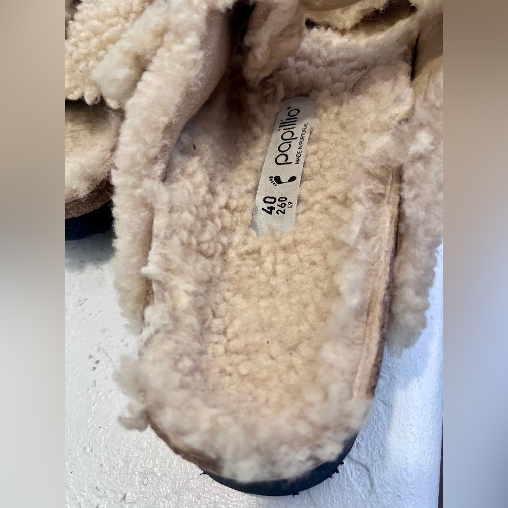 PAPILLIO  Birkenstock BIG BUCKLE PLATFORM SHERPA SANDALS - Picture 7 of 8